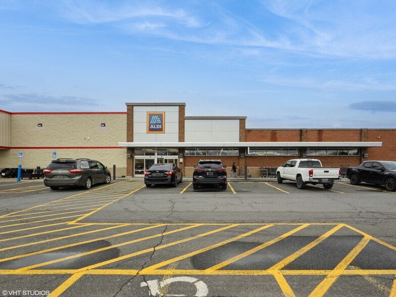 More Photos Of 37-61 Cheshire Rd, Pittsfield Unknown For Lease