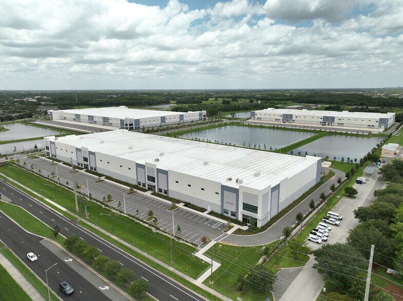 More Photos Of 5501 Lee Vista Blvd, Orlando Unknown For Lease