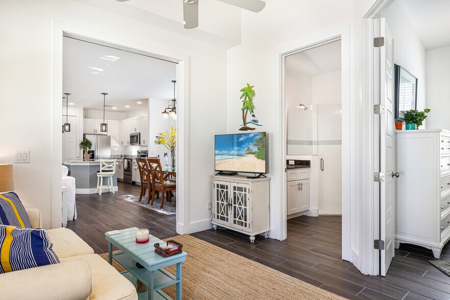 More Photos Of 2974 Van Buren Ave, Naples Storefront Retail Residential For Sale