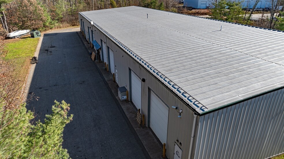 More Photos Of 95 Ledge Rd, Seabrook Service For Lease