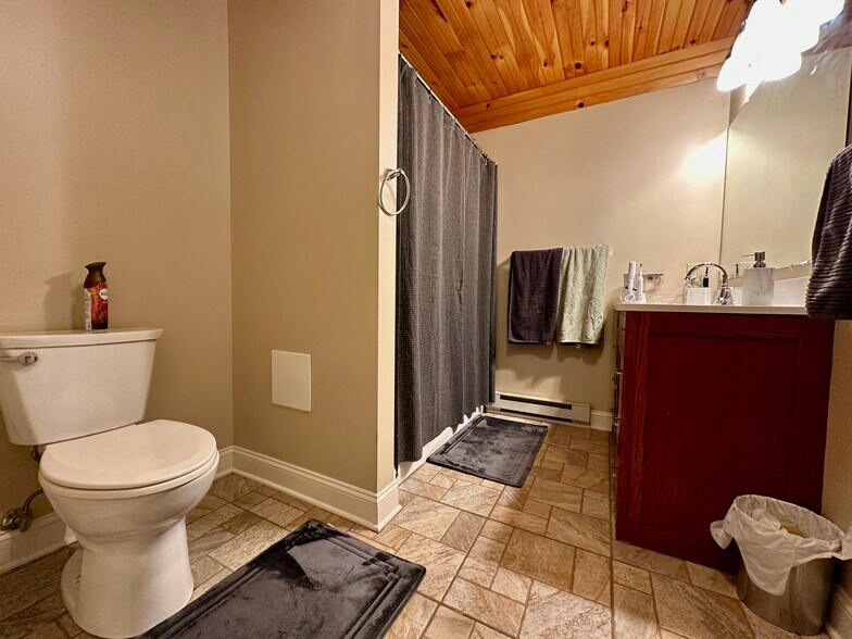 More Photos Of 1 Public Sq, Holley Apartments For Sale