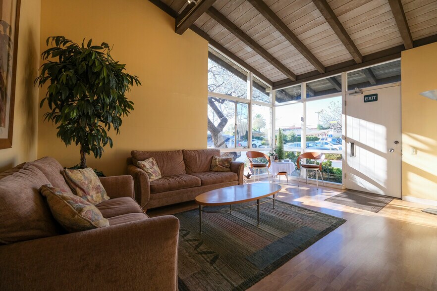 More Photos Of 2780 State St, Santa Barbara Medical For Sale