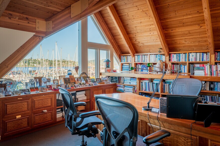 More Photos Of 900 Bridgeway, Sausalito Medical For Sale