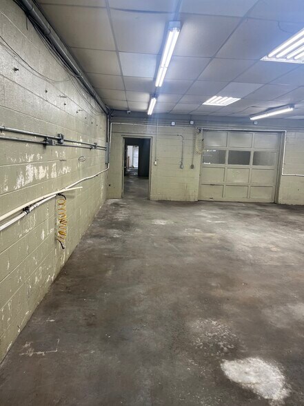 More Photos Of 1679 E Main St, Easley Auto Repair For Lease