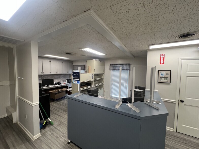More Photos Of 540 W Hill St, Thomson Office Residential For Sale