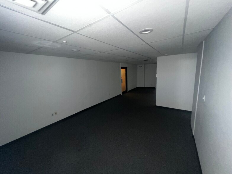 More Photos Of 30 Boston Post Rd, Wayland Office For Lease