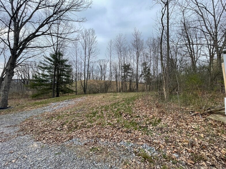 More Photos Of 1122 Amelia Ave, Altoona Self Storage For Sale