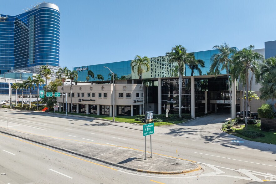 More Photos Of 1650 SE 17th St, Fort Lauderdale Office For Lease