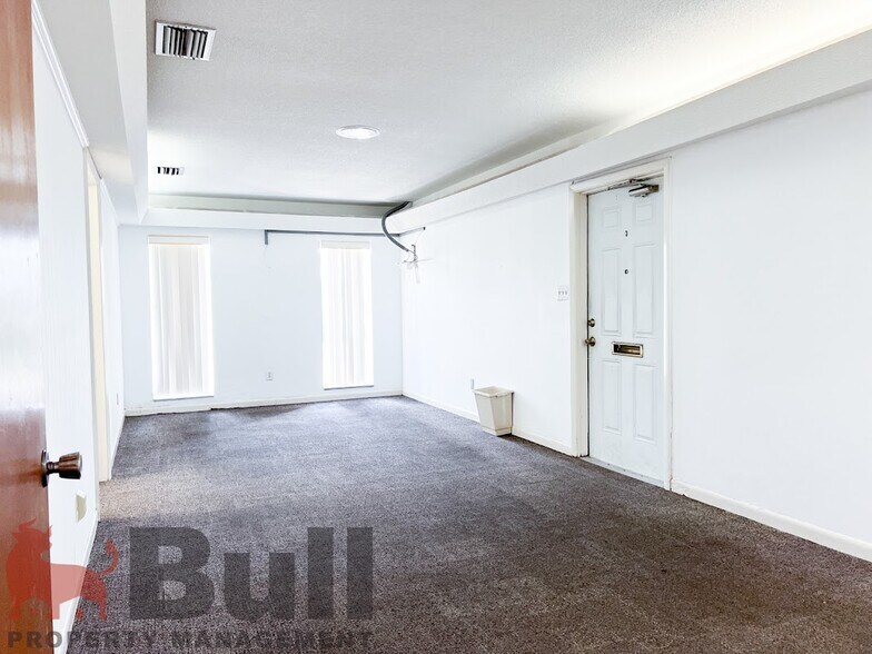 More Photos Of 5401 Alhambra Dr, Orlando Office For Lease