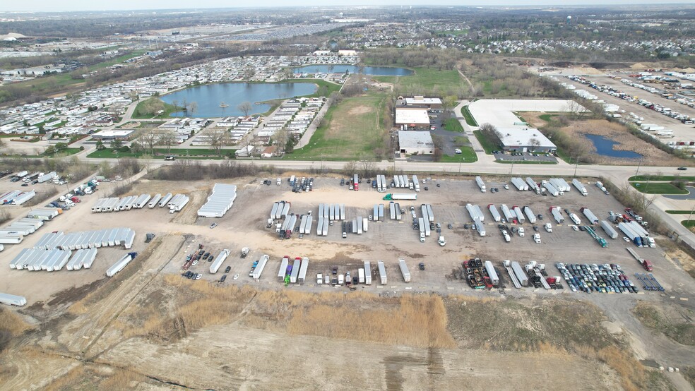More Photos Of 1501 W Bartlett Rd, Elgin Land For Lease