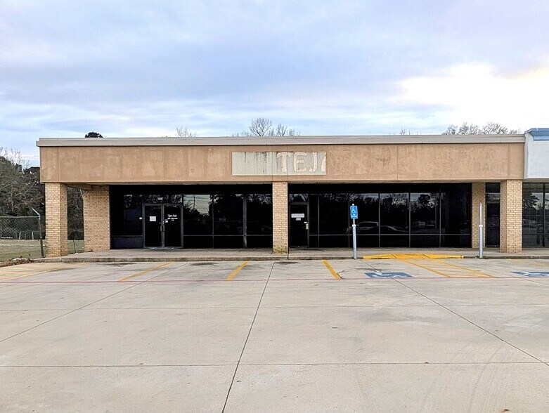 More Photos Of 1300-1412 Broadway Ave, Gladewater Unknown For Lease