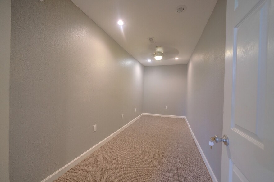 More Photos Of 2424 Southmore Blvd, Houston Medical For Lease