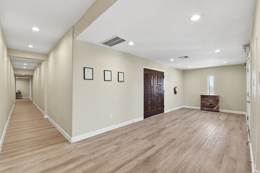 More Photos Of 3911 Fulton St, Houston Religious Facility For Lease
