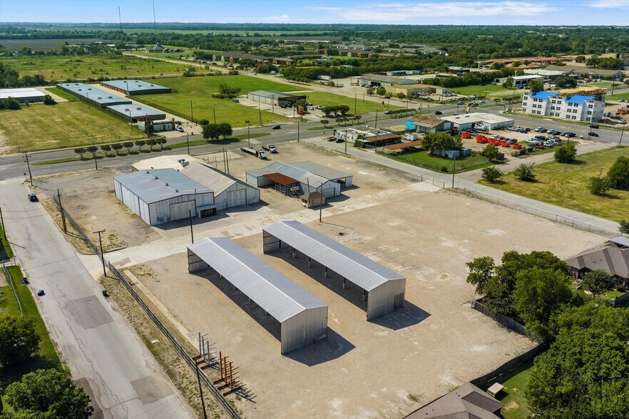 More Photos Of 1520 La Salle Ave, Waco Manufacturing For Lease