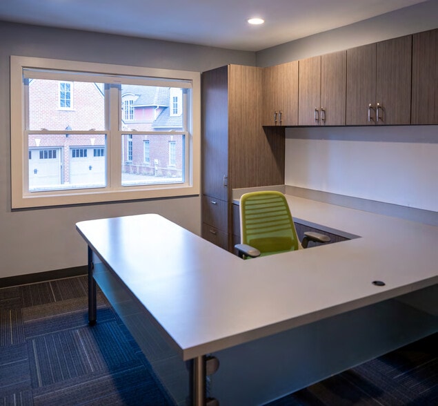 More Photos Of 2140 Riverside Dr, Columbus Office For Lease