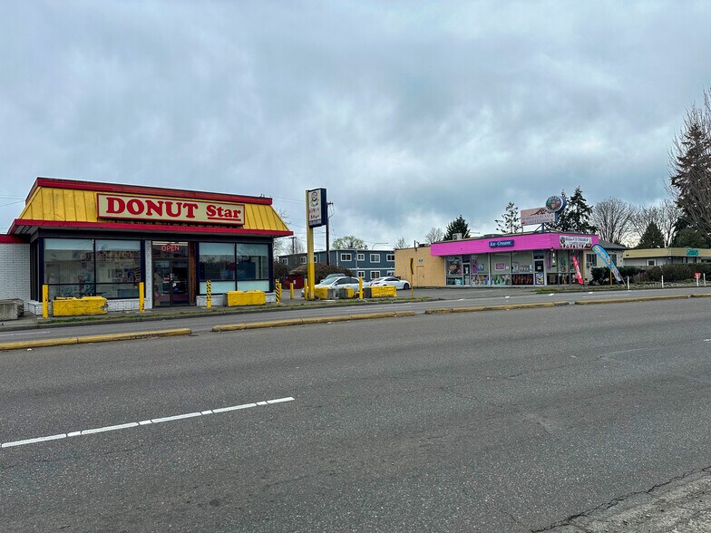 More Photos Of 914 Auburn Way S, Auburn Storefront For Sale
