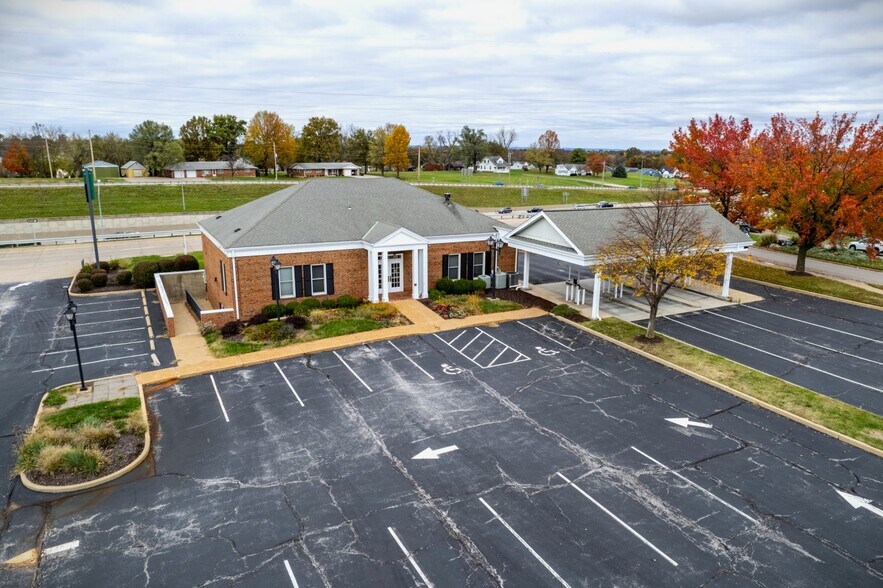 Primary Photo Of 2700 S Saint Peters Pky, Saint Peters Bank For Sale