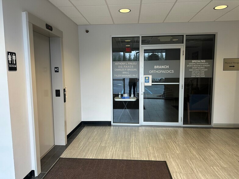 More Photos Of 1092 W Jericho Tpke, Commack Storefront Retail Office For Lease