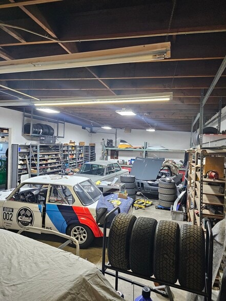 More Photos Of 2109 W Gaylord St, Long Beach Warehouse For Sale