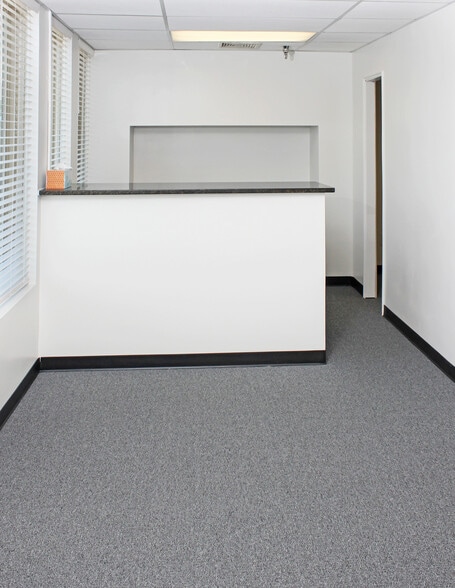 More Photos Of 22636 Glenn Dr, Sterling Medical For Lease