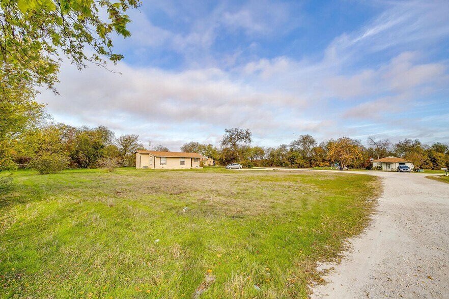 More Photos Of 1101 E Main St, Crowley Land For Sale