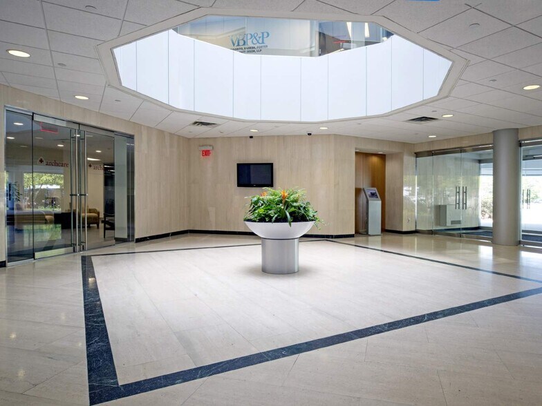 More Photos Of 115 E Stevens Ave, Valhalla Office For Lease