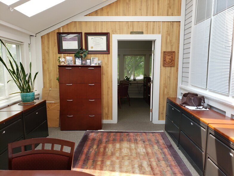More Photos Of 30 Boltwood Walk, Amherst Office For Sale