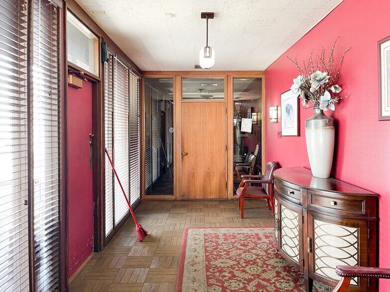 More Photos Of 4750 North Blvd, Baton Rouge Medical For Sale