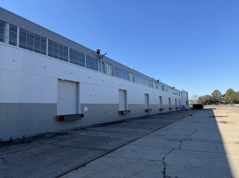 More Photos Of 4600 Central Ave, Monroe Warehouse For Lease