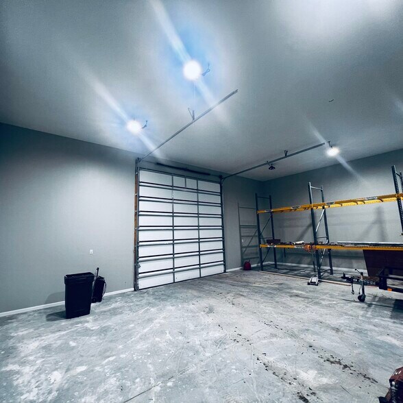 More Photos Of 8509 Palmer Ln, Bridgeville Warehouse For Lease