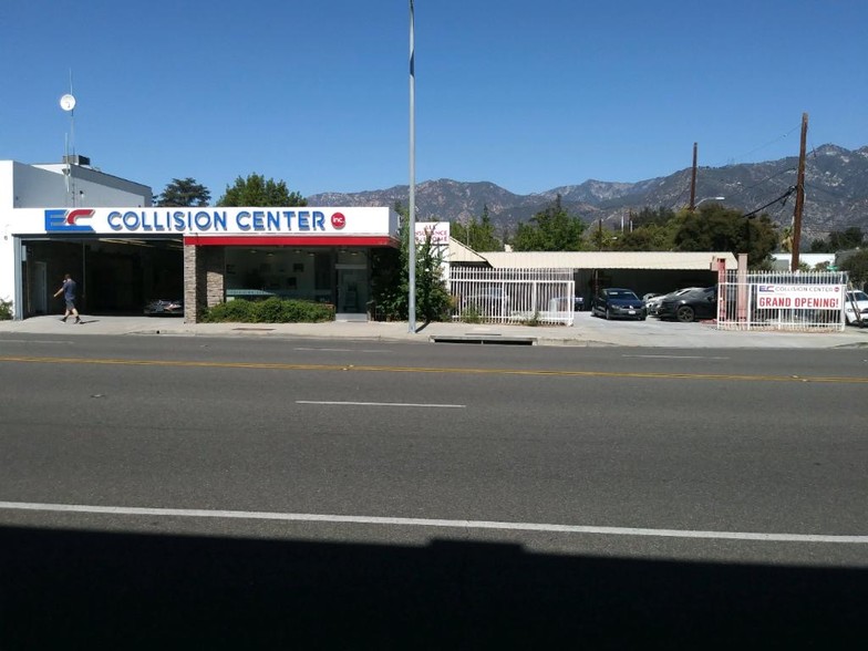 Primary Photo Of 2635-2639 E Foothill Blvd, Pasadena Auto Repair For Lease