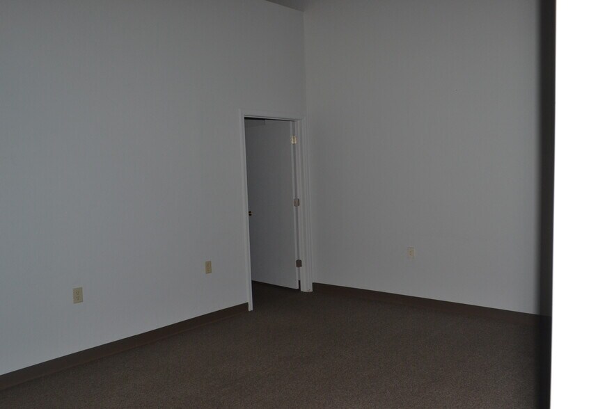 More Photos Of 6717-6719 E 2nd St, Prescott Valley General Retail For Lease