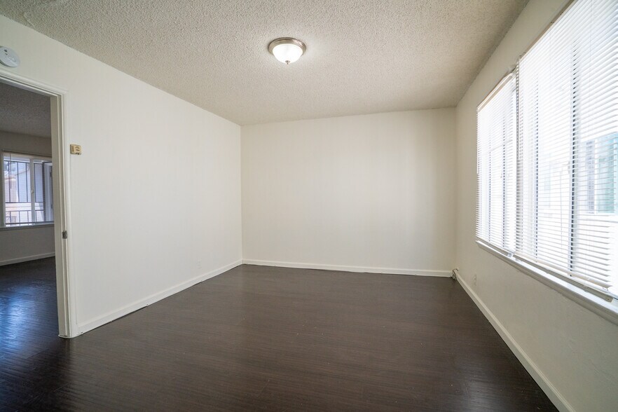 More Photos Of 1425 Cedar Ave, Long Beach Apartments For Sale