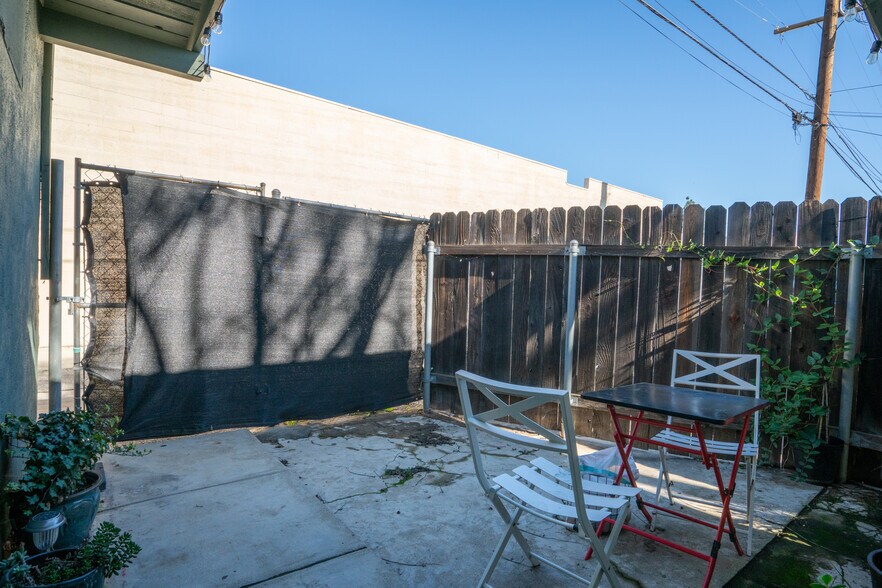 More Photos Of 929-933 W 7th St, Corona Apartments For Sale