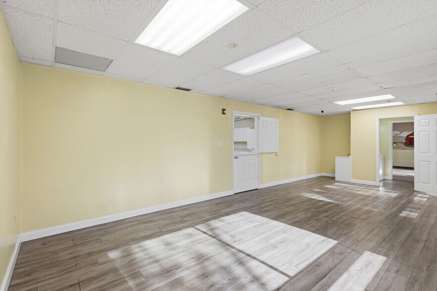 More Photos Of 346 N Volusia Ave, Orange City Office For Lease