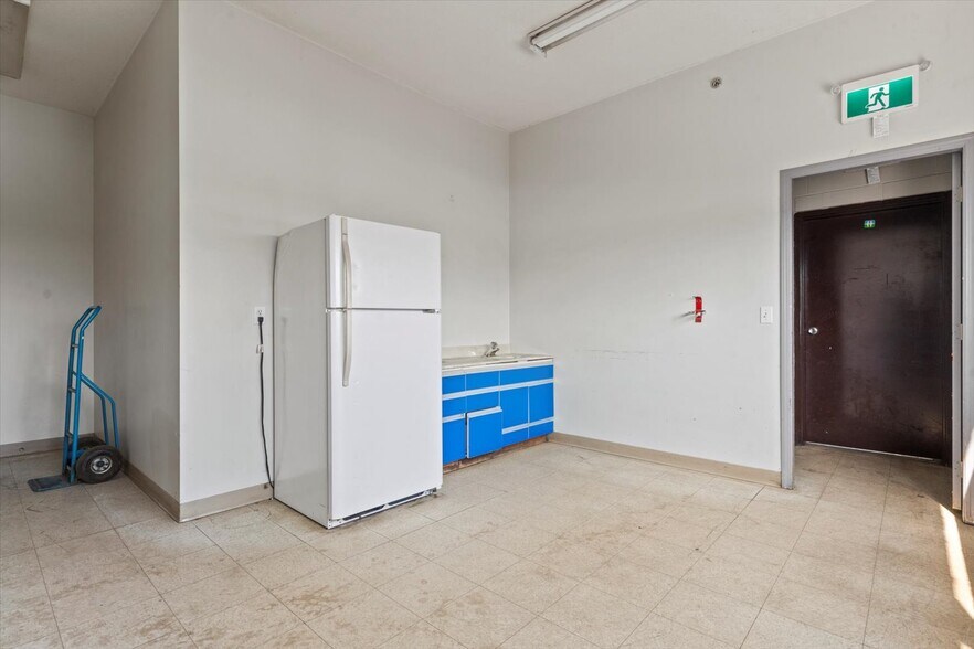 More Photos Of 44755 Yale Rd, Chilliwack Warehouse For Sale