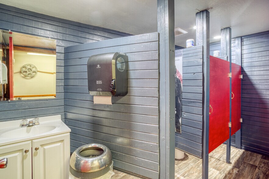 More Photos Of 418 Pagosa St, Pagosa Springs Movie Theatre For Sale