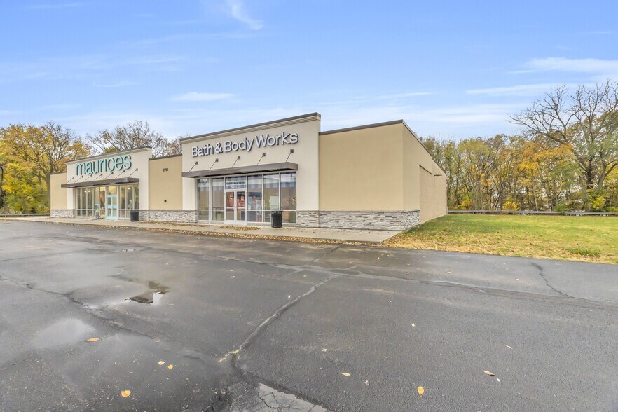 More Photos Of 2901 E Lincoln Way, Sterling Unknown For Lease