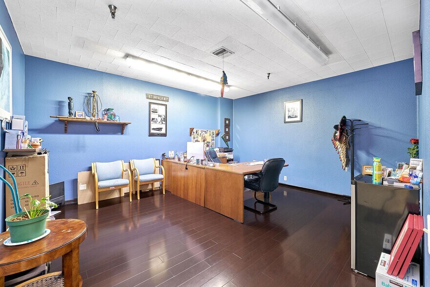 More Photos Of 614 E Walnut St, Carson Warehouse For Sale