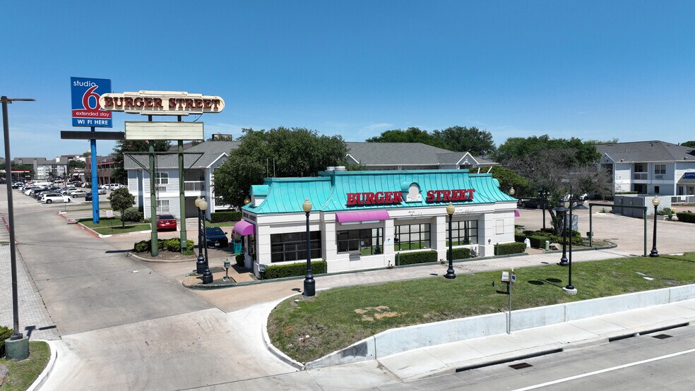 Primary Photo Of 9180 Skillman St, Dallas Fast Food For Sale