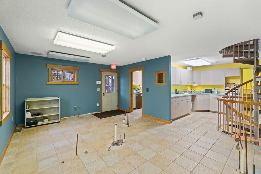 More Photos Of 197 Norwich New London Tpke, Uncasville Medical For Sale