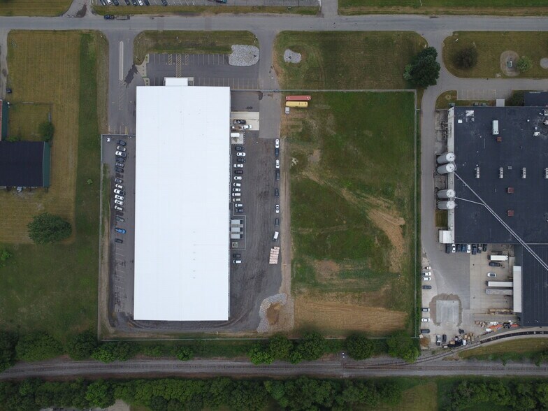 More Photos Of 621 Industrial Park Dr, Constantine Industrial For Sale