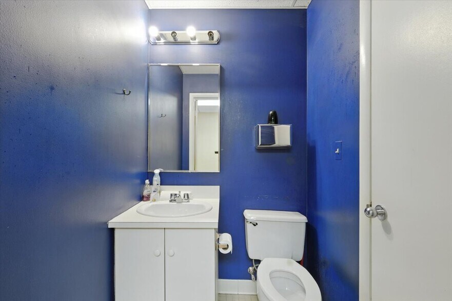 More Photos Of 5405 Twin Knolls Rd, Columbia Medical For Sale