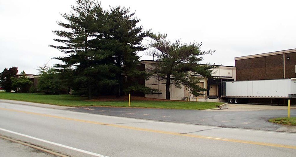 More Photos Of 2303 Schuetz Rd, Saint Louis Manufacturing For Sale