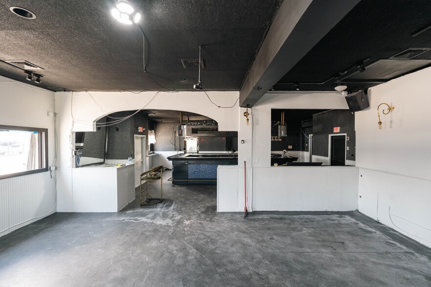 More Photos Of 701-709 NE 79th St, Miami Storefront Retail Office For Sale