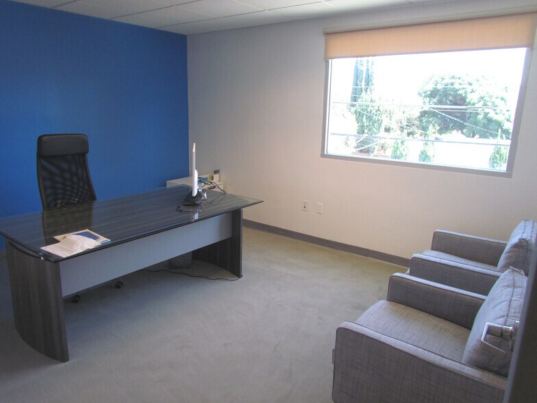 More Photos Of 1518-1520 W Magnolia Blvd, Burbank Storefront Retail Office For Sale