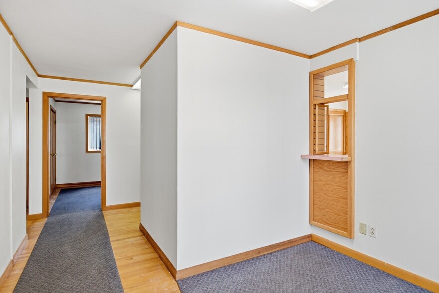 More Photos Of 328 Front St, Chicopee Storefront Retail Office For Lease