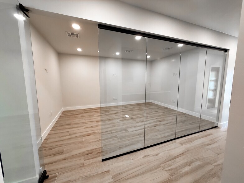 More Photos Of 1420 Linwood Blvd, Oklahoma City Office For Sale