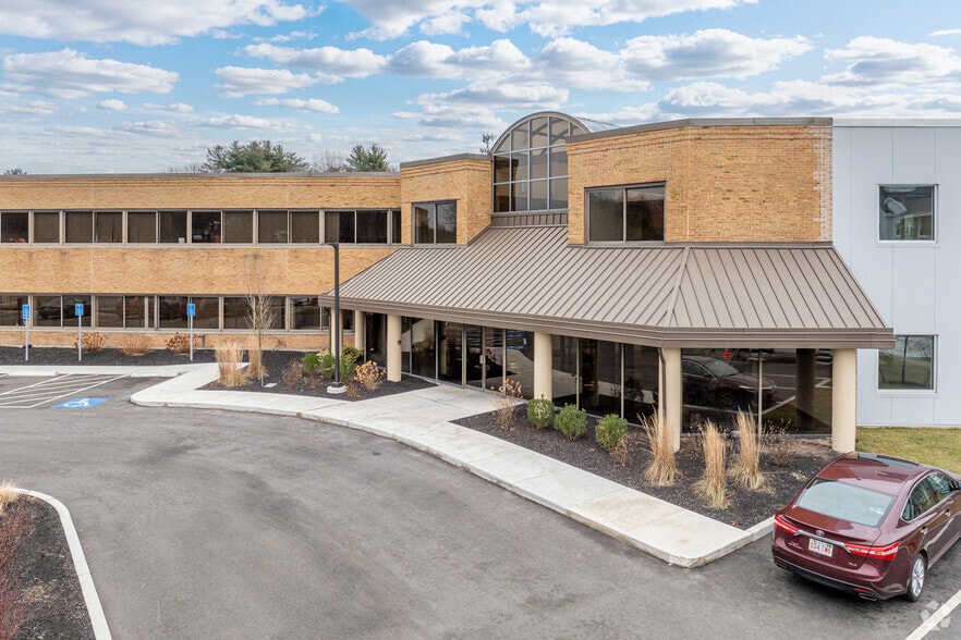 Primary Photo Of 580 Main St, Bolton Office For Sale