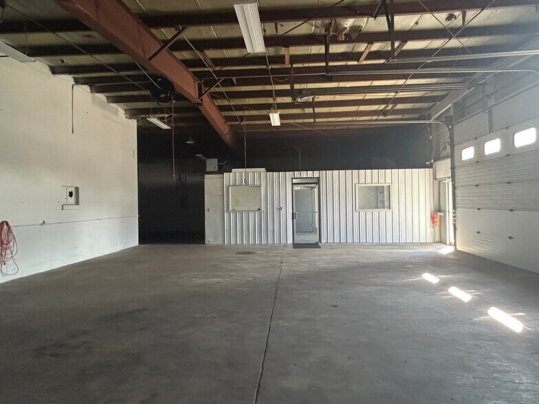 More Photos Of 3499 E Main St, Kalamazoo Auto Repair For Sale